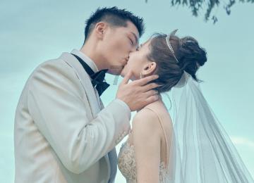 金边蝴蝶兰，赏花观叶两不误